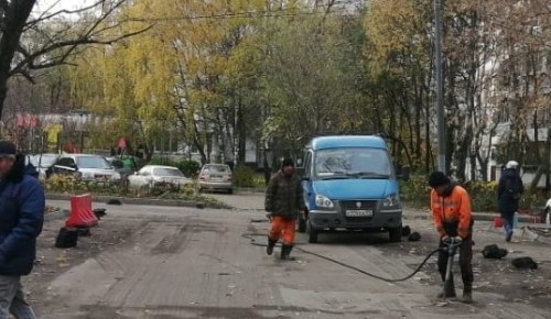 На Профсоюзной улице ведутся подготовительные работы перед укладкой асфальта