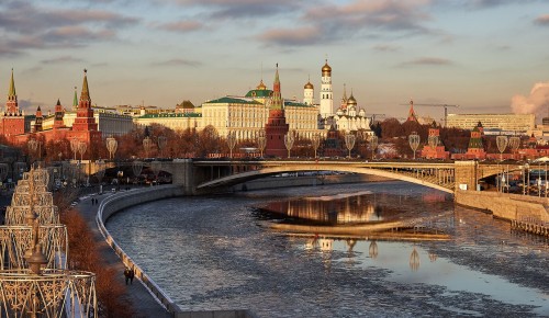 Полицейский спас жизнь пытавшемуся покончить с собой мужчине в центре Москвы