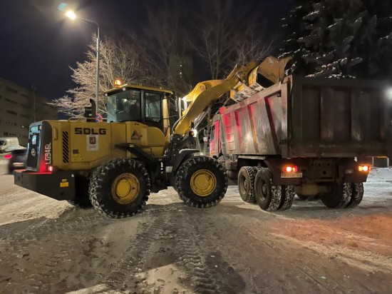 Коммунальщики района Коньково устраняют последствия вчерашнего снегопада