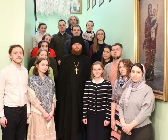 Новый настоятель храма Евфросинии Московской встретился с молодёжью