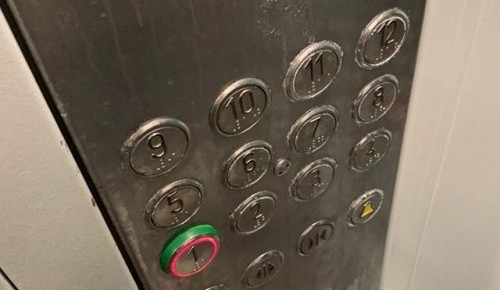 Итогом дезинфекции на Большой Черёмушкинской стал залитый механизм лифта