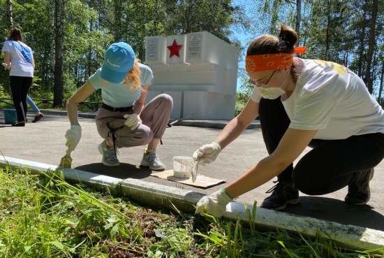 Более 5 тысяч памятных мест привели в порядок участники международного субботника