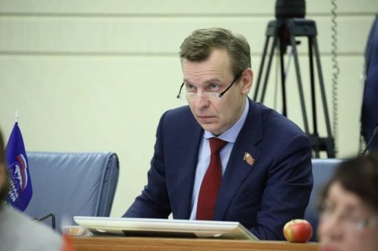 Депутат Мосгордумы Игорь Бускин рассказал о развитии буккроссинга в столичных парках