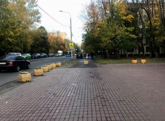 Власти Котловки напомнили о запрете парковаться близ дома 22 по улице Винокурова