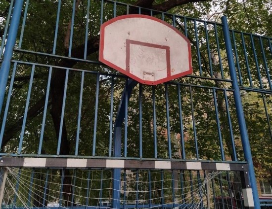 «Жилищник» обещал вернуть баскетбольные кольца близ Нагорного бульвара 
