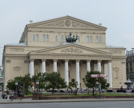 Продажу билетов в столичные театры и музеи переведут в онлайн