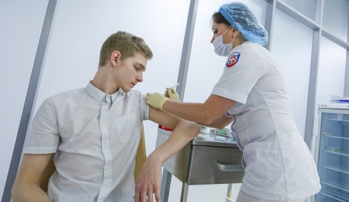 В Москве мобильные точки вакцинации от гриппа стали доступнее 