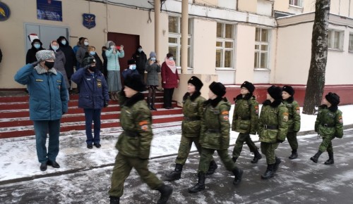 В КШИ «Второй Московский кадетский корпус (МЧС)» состоялось торжественное построение