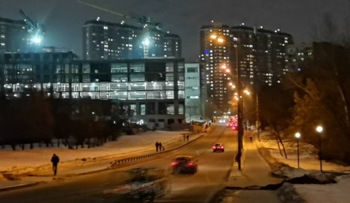 В Котловке установили новые уличные фонари на улице Ремизова