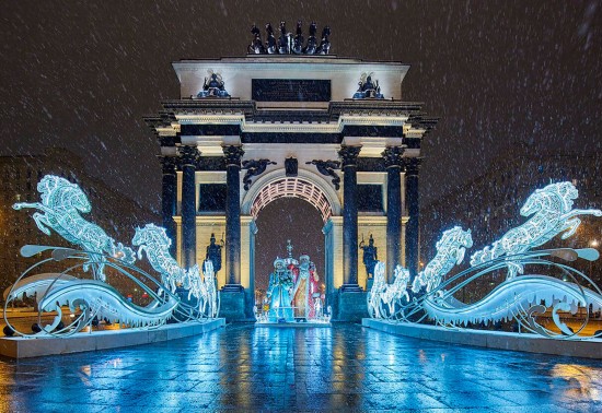 В Москве к новогодним праздникам установлено 4 тыс больших и малых световых конструкций