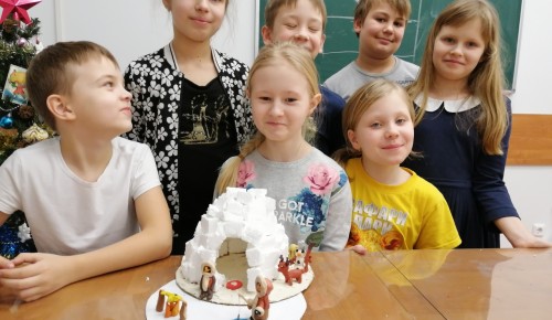 Воспитанники студии "Фантазия" построили жилище эскимосов