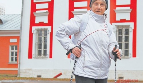 В Ломоносовском районе живёт и тренируется Татьяна Пекушева – в свои 70 лет она стала чемпионкой мира по скандинавской ходьбе