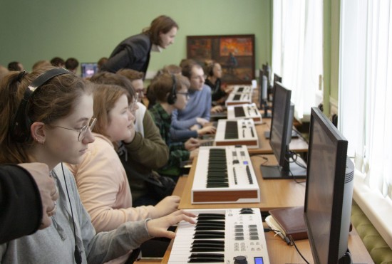 В ИКИ МГПУ учат создавать электронную музыку