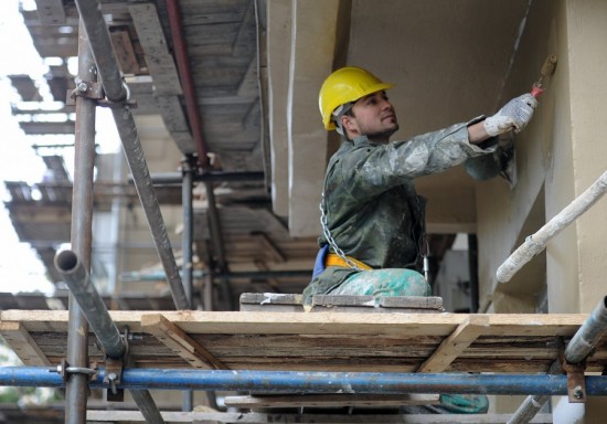 В Ломоносовском районе продолжается капитальный ремонт многоквартирных домов