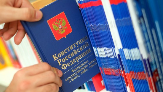 Константин Богомолов принял участие в голосовании по поправкам к Конституции 