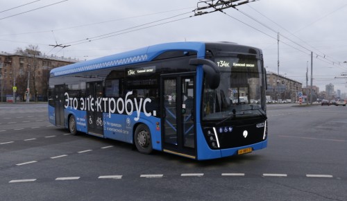 Депутат Мосгордумы Олег Артемьев отметил необходимость увеличения столичного парка электробусов