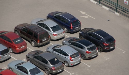 Жители района могут приобрести абонементы на парковки со шлагбаумом на сентябрь