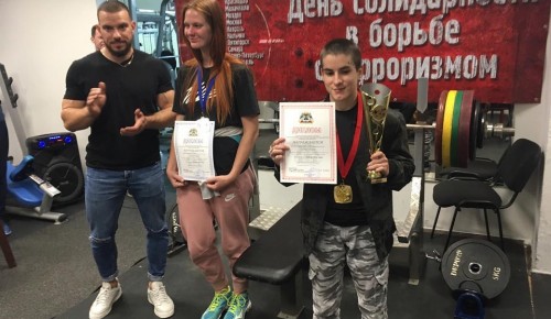 Спортсмены Ломоносовского района победили на турнире по силовым видам спорта
