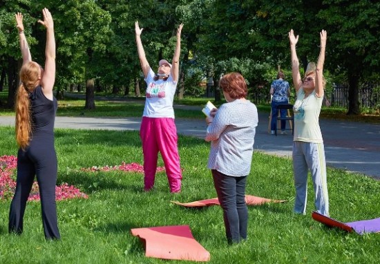 Жители старшего возраста могут записаться в группы по новым направлениям проекта «Московское долголетие»