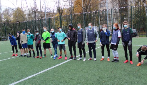Ломоносовцы принимают участие в окружных соревнованиях по дворовому футболу
