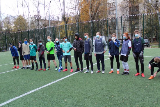 Ломоносовцы принимают участие в окружных соревнованиях по дворовому футболу