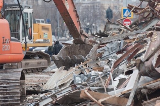 В Ломоносовском районе демонтирована незаконная пристройка