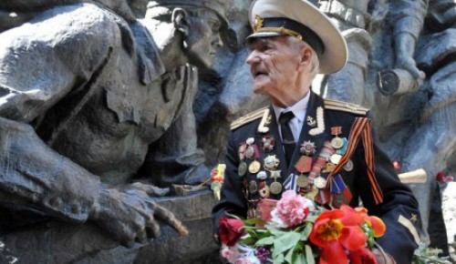 Уже нескольких месяцев в Обручевском районе проводится награждения ветеранов юбилейной медалью "70 лет Победы в Великой Отечественной войне 1941-1945 годов". 