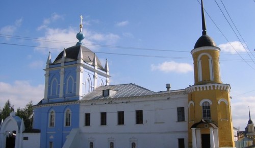 Праздничные богослужения в храмах Обручевского района