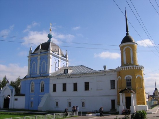 Праздничные богослужения в храмах Обручевского района