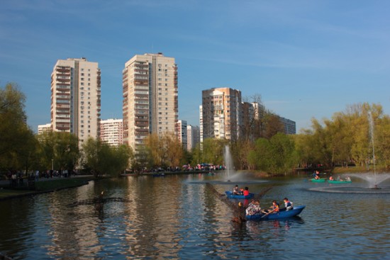 К праздникам большой пруд в Воронцовском парке наполнят водой