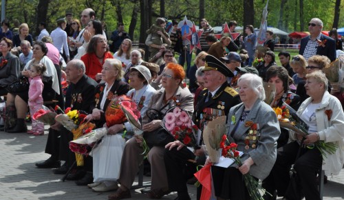 В Воронцовском парке прошел военный праздник «Небо победы»