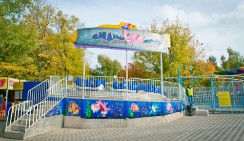 Каждый четверг жители района с социальными льготами могут покататься на аттракционах в парке Воронцово бесплатно