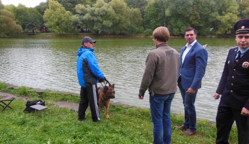 В Воронцовском парке прошел рейд по нарушению правил выгула собак