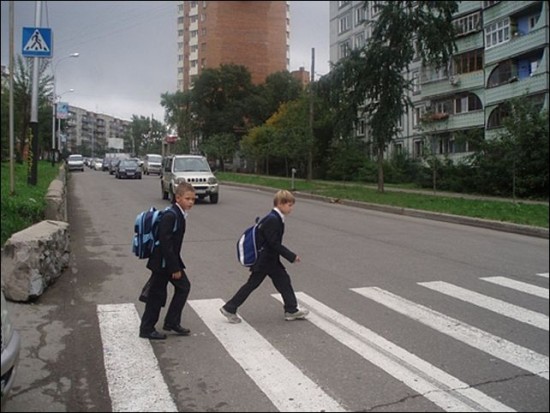 Главный государственный инспектор безопасности дорожного движения Москвы обратился к школьникам 