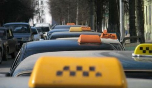 В ЮЗАО выявили 10 таксистов без лицензии 