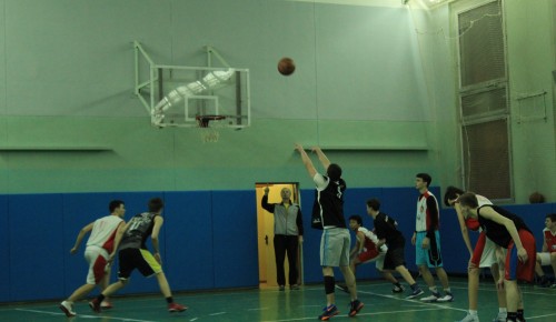 Баскетболистки из Обручевского района заняли II место на межрайонных соревнованиях