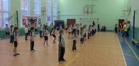 Ученики школы №121 поучаствовали в фитнес-зарядке