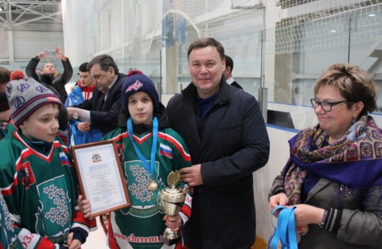 В составе сборной юные хоккеисты Обручевского района заняли второе место 
