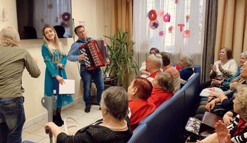 В территориальном центре «Обручевский» состоялся концерт «Букет нот в подарок»