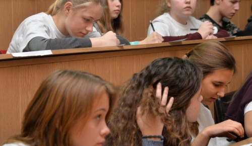 Институт Пушкина приглашает учеников 7 классов принять участие в конкурсе диктантов