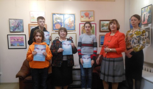 Юные художники Обручевского района приняли участие в выставке Международного художественного фонда