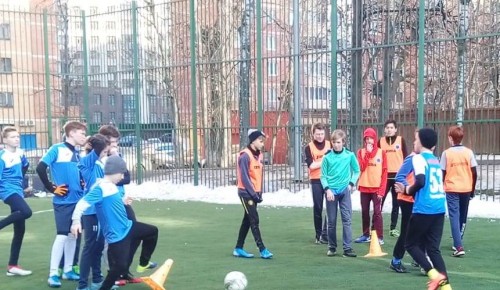 Спортивные соревнования «Зимние забавы» состоялись в Обручевском районе