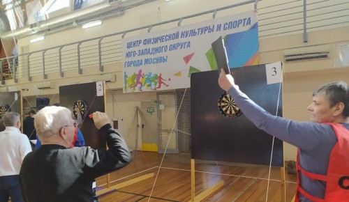 Представители Обручевского района приняли участие в соревнованиях по дартсу