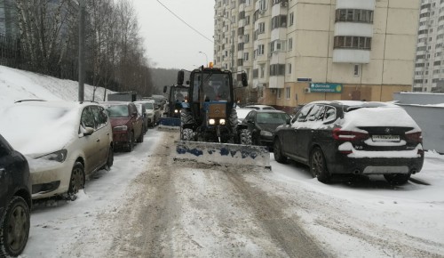 В Обручевском районе выполнены работы по ликвидации последствий снегопада