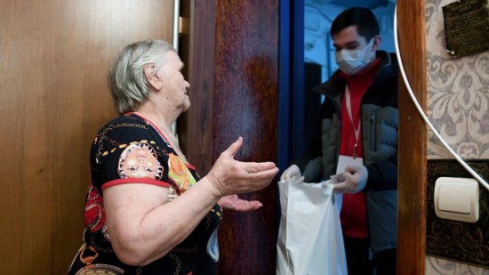 Проект Собянина «Московское долголетие» помогает пенсионерам на дому