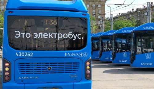 Депутат Мосгордумы Олег Артемьев отметил необходимость увеличения столичного парка электробусов