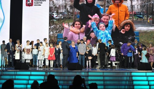 Сенатор Святенко: Проект бюджета Москвы предусматривает поддержку детей-сирот