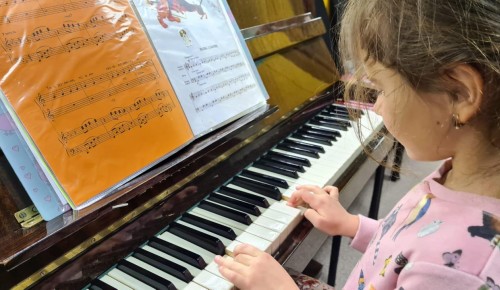 В спортивно-досуговом центре «Лабиринт» продолжаются занятия по фортепиано 