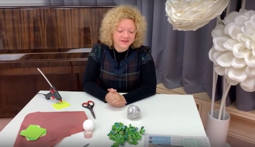 Яблоко из конфет смогут сделать дети Обручевского района