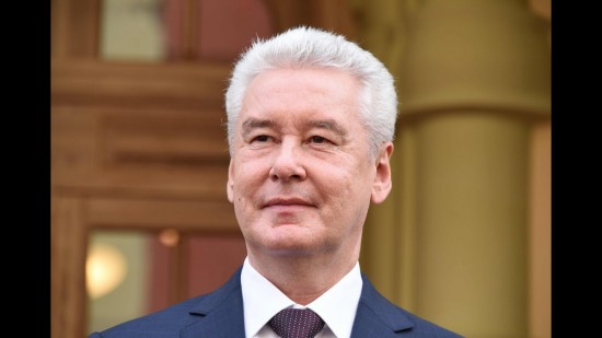 Московские школьники возвращаются к очному обучению с 18 января